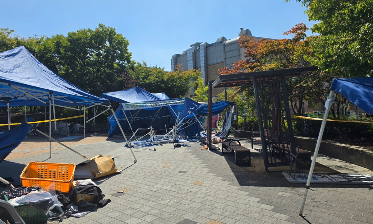 안성 플리마켓 덮친 트럭…40대 母·10대 子 숨져